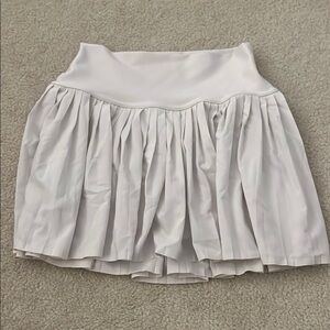ALO Yoga White Tennis Skirt Great Condition
